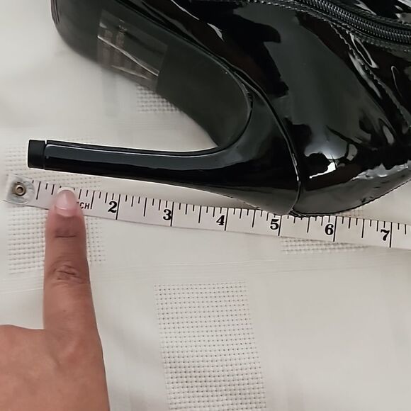 Torrid Stretch Patent Leather Pointy Toe Zip-Up Ankle Boots 5" Heel Black 6WW - Picture 8 of 16